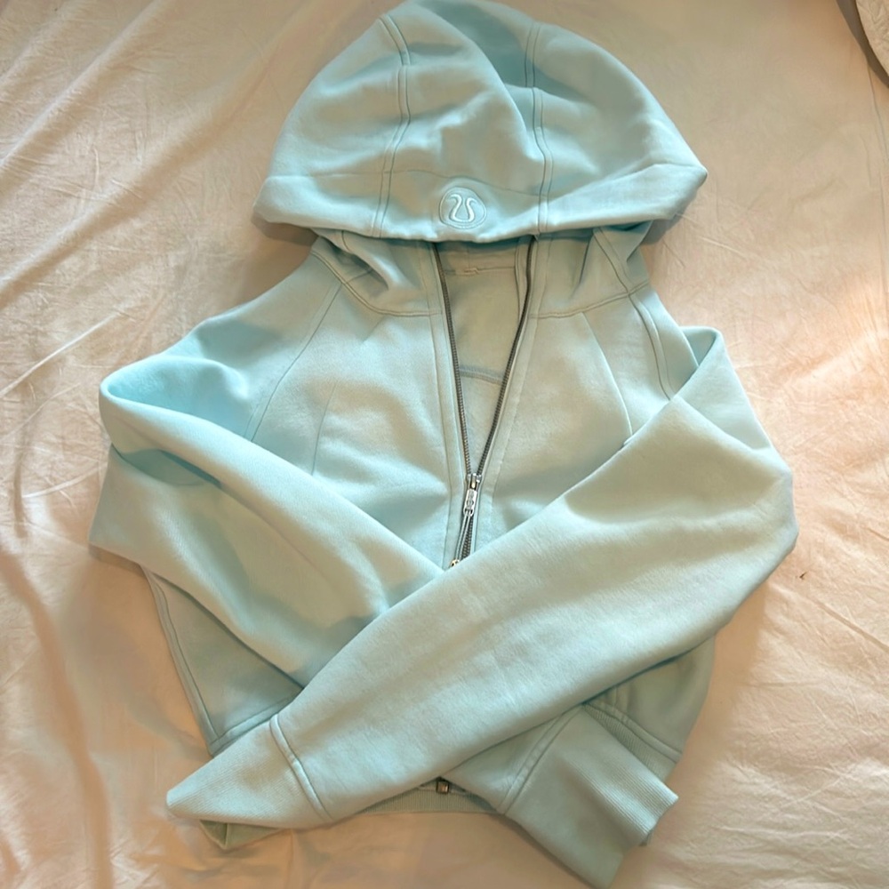 Lululemon XS scuba cropped hoodie